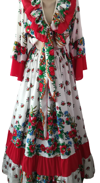 costum țigănesc alb
