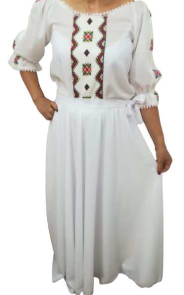Rochie albă brodată